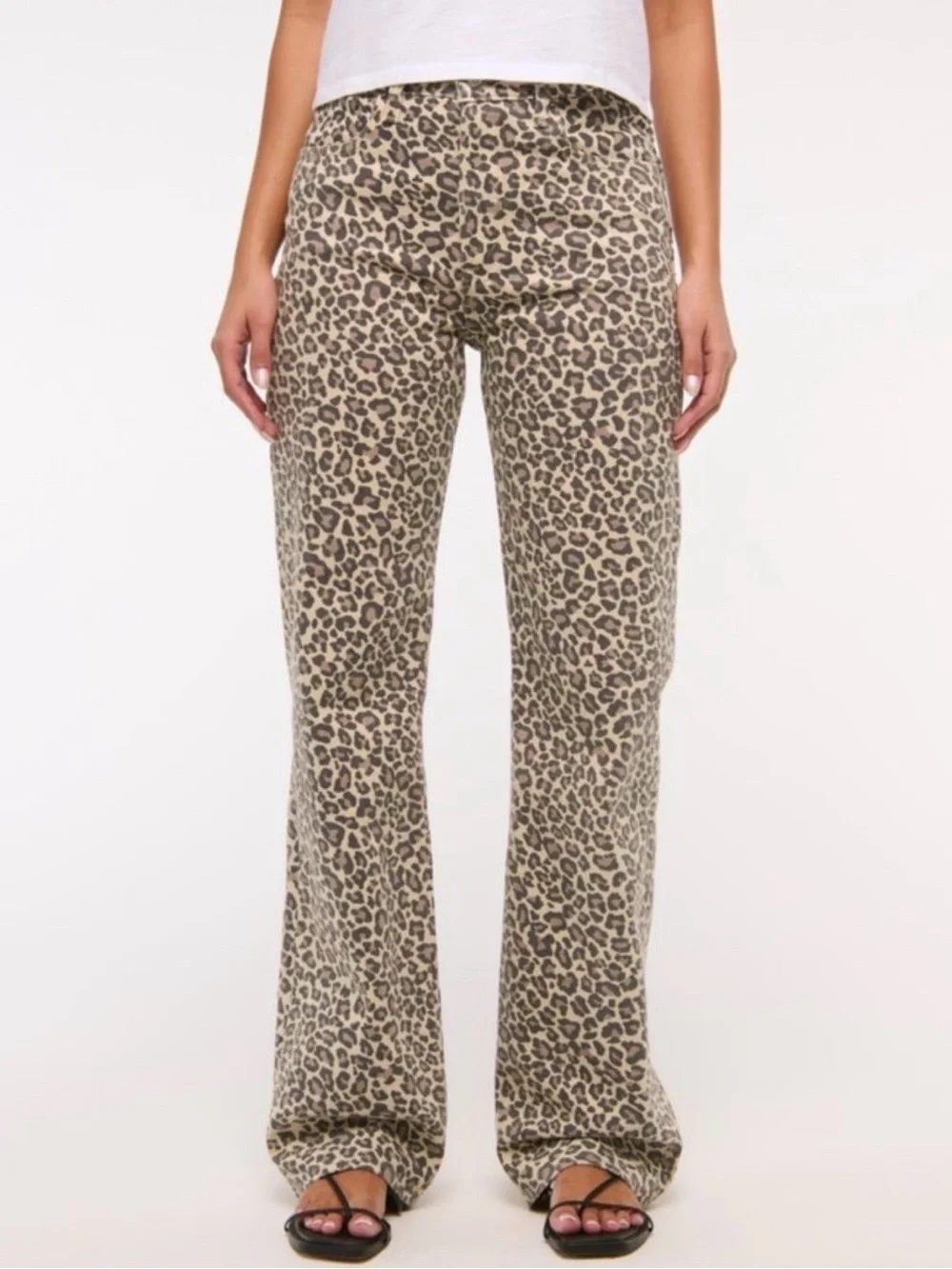 Abercrombie Curve Love High Rise 90s Relaxed Jean in Leopard Print Size 14 - Picture 2 of 13